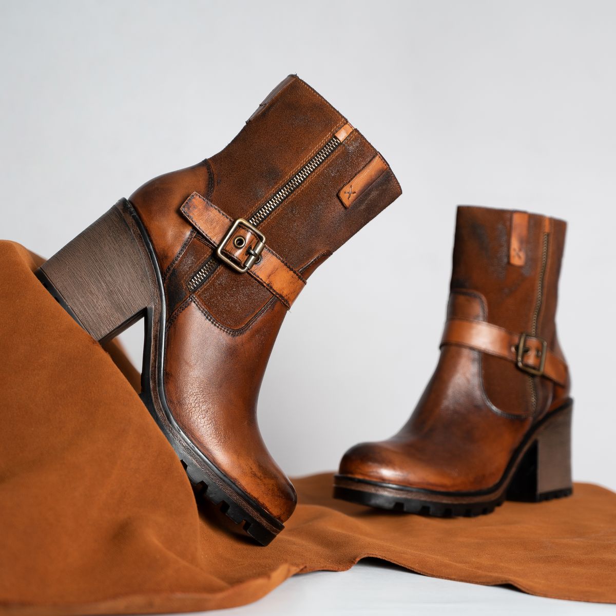 Savanna Trail Suede Boots