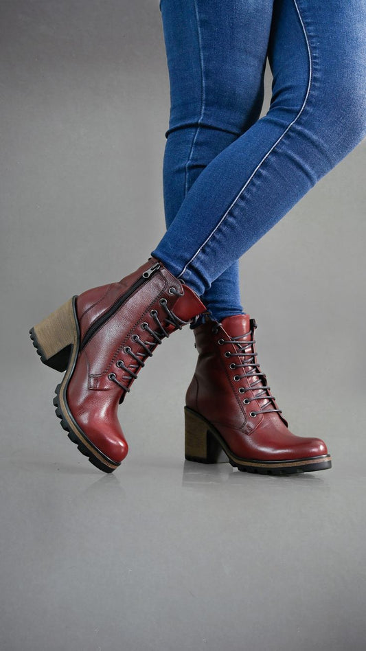 Savanna Trail Suede Boots